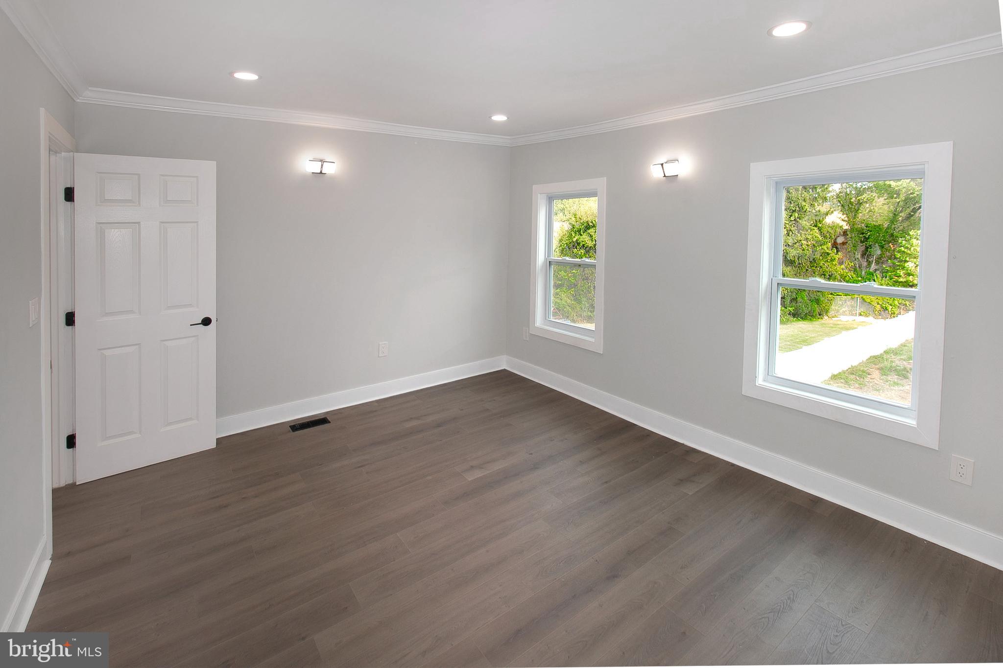 WINDSOR MILL - Residential