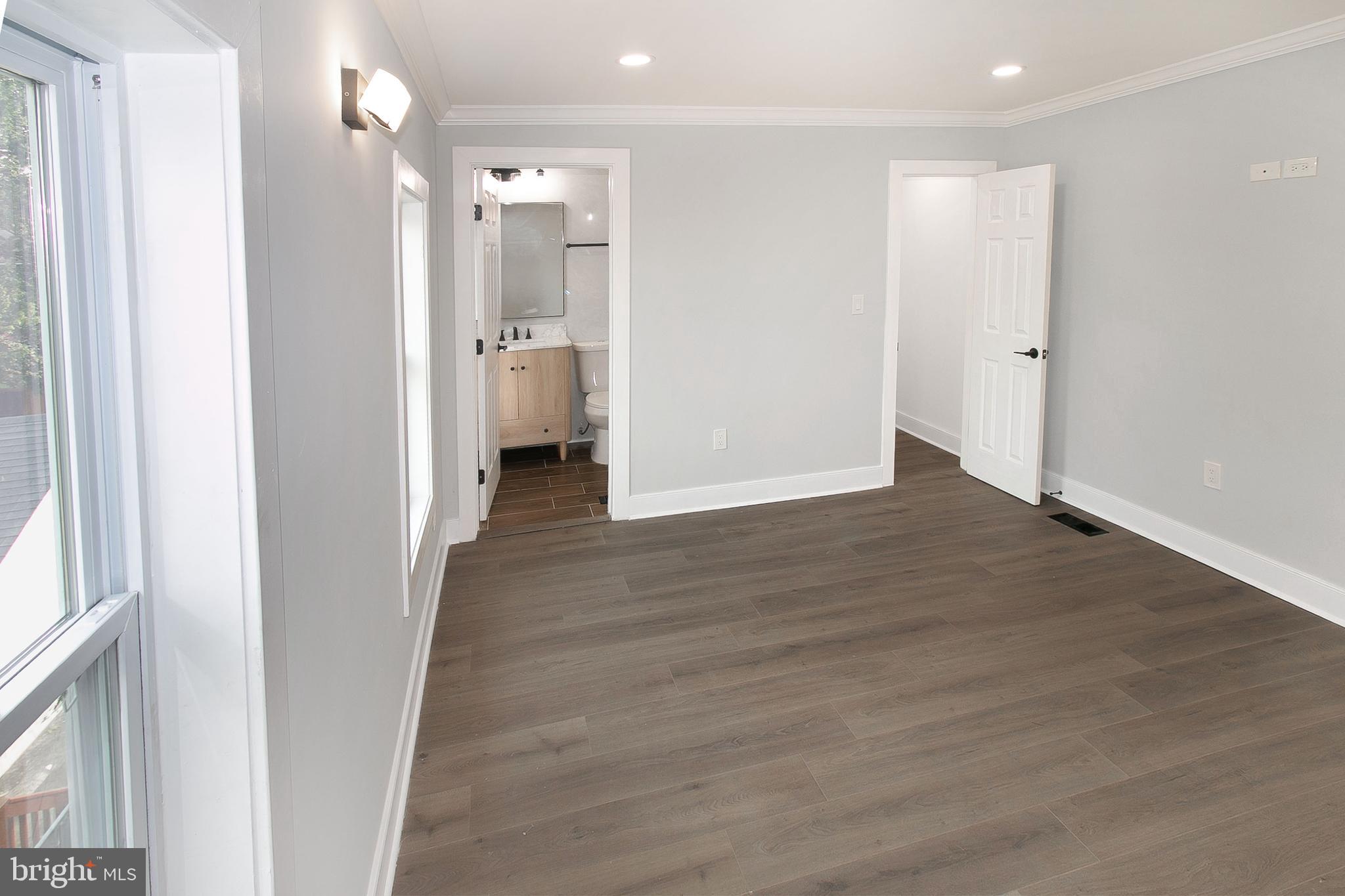 WINDSOR MILL - Residential