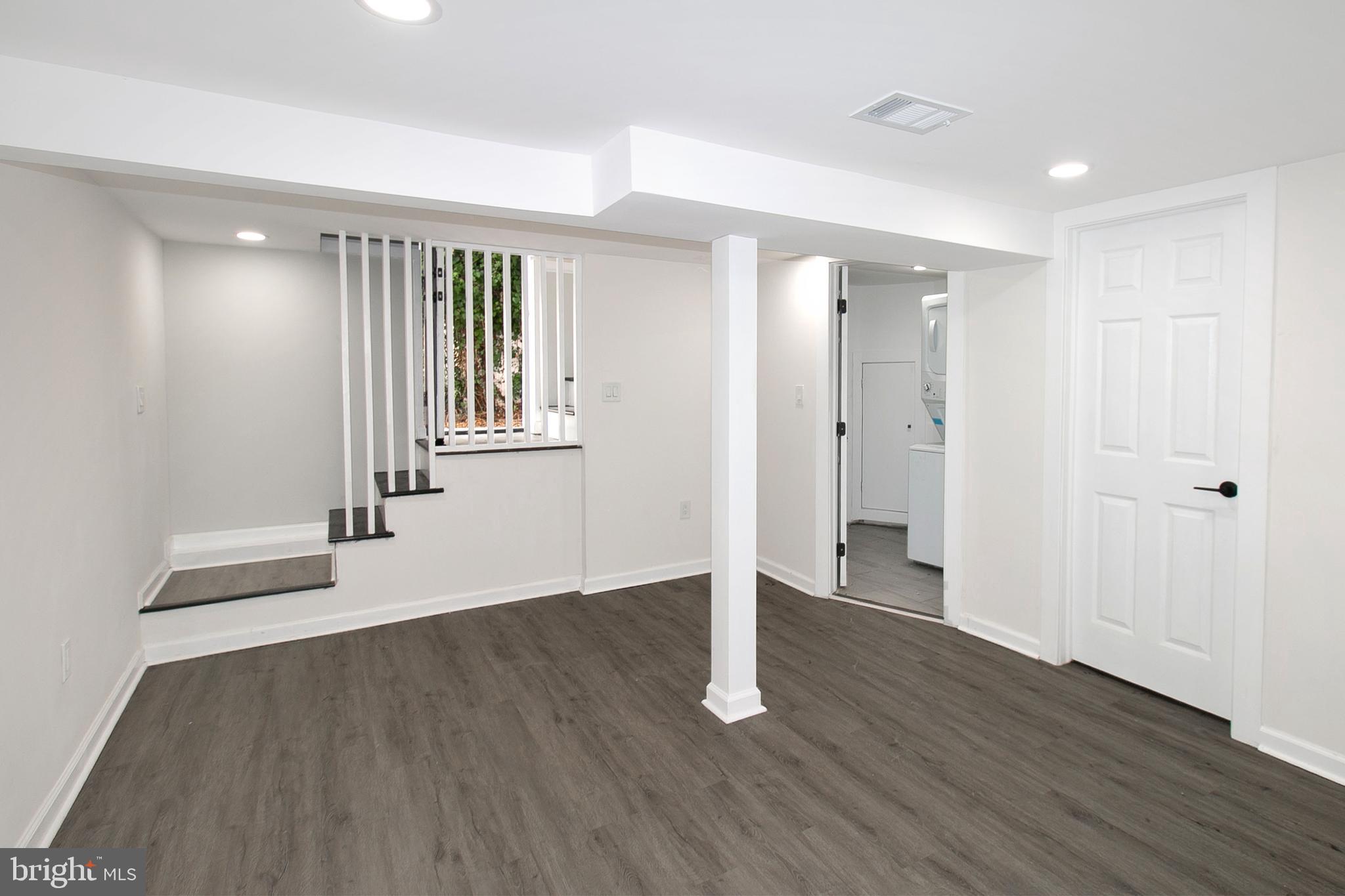 WINDSOR MILL - Residential