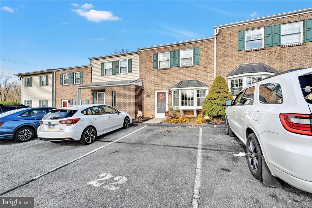 Photo of 1322 Blue Jay Drive, LANCASTER, PA 17601 (MLS # PALA2079528)