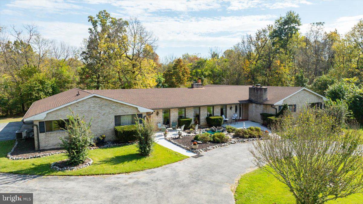 387 WOODBURY DRIVE