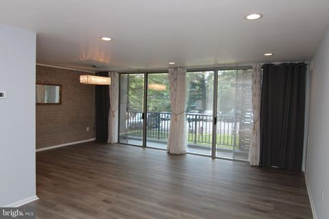 4415 BRIARWOOD COURT N 11 ANNANDALE VA 22003