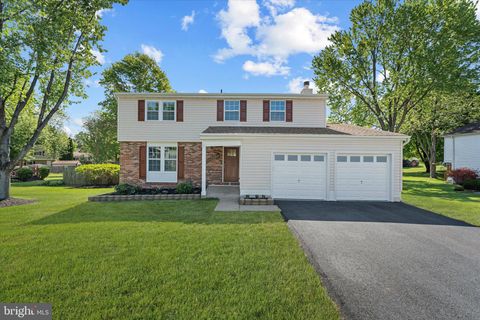 Photo of 408 Cherry Lane NE, LEESBURG, VA 20176 (MLS # VALO2124146)
