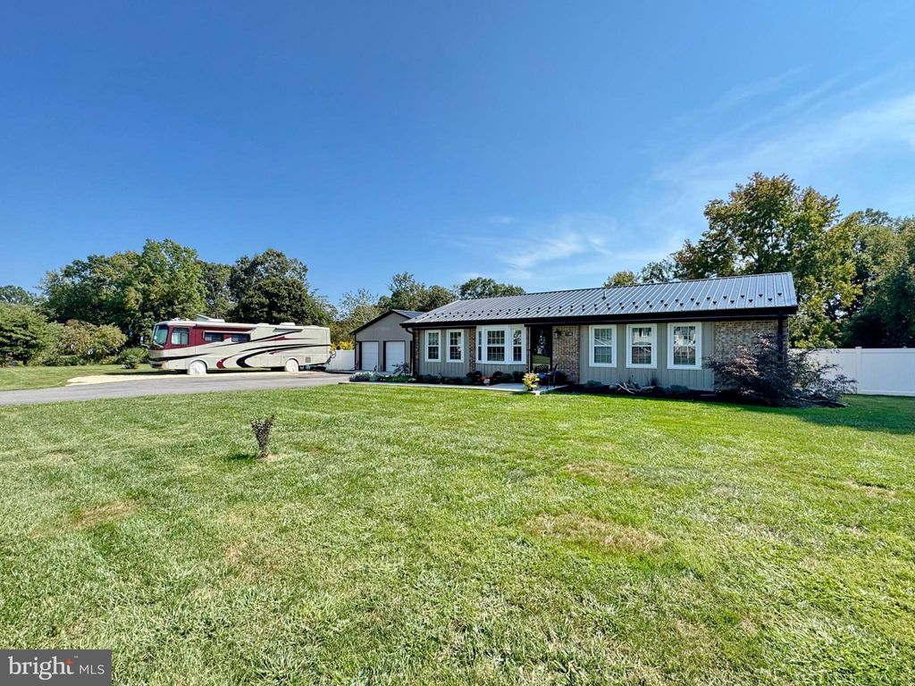 Photo of 7406 Robin Road, LA PLATA, MD 20646 (MLS # MDCH2047522)