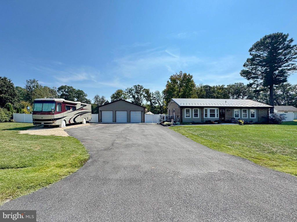 Photo of 7406 Robin Road, LA PLATA, MD 20646 (MLS # MDCH2047522)