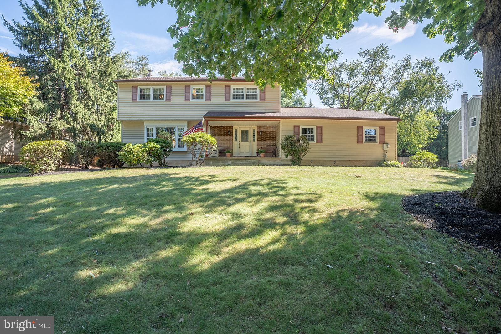 985 GAREY DRIVE