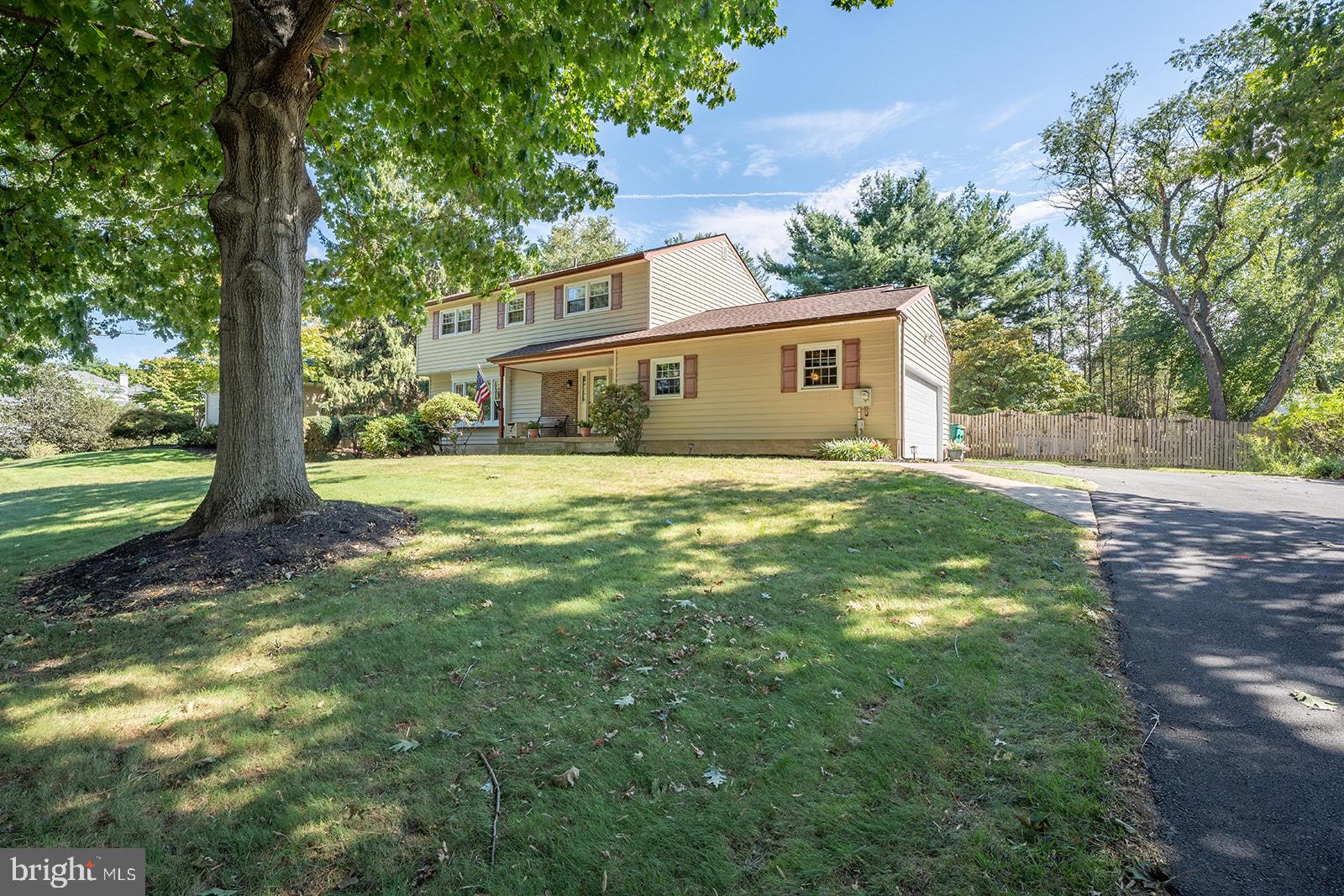 985 GAREY DRIVE