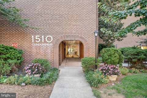 Condo For Sale - 1510 12th Street #303<br/> ARLINGTON, VA 22209