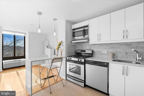 Photo of 1510 12th Street N #303, ARLINGTON, VA 22209 (MLS # VAAR2068168)