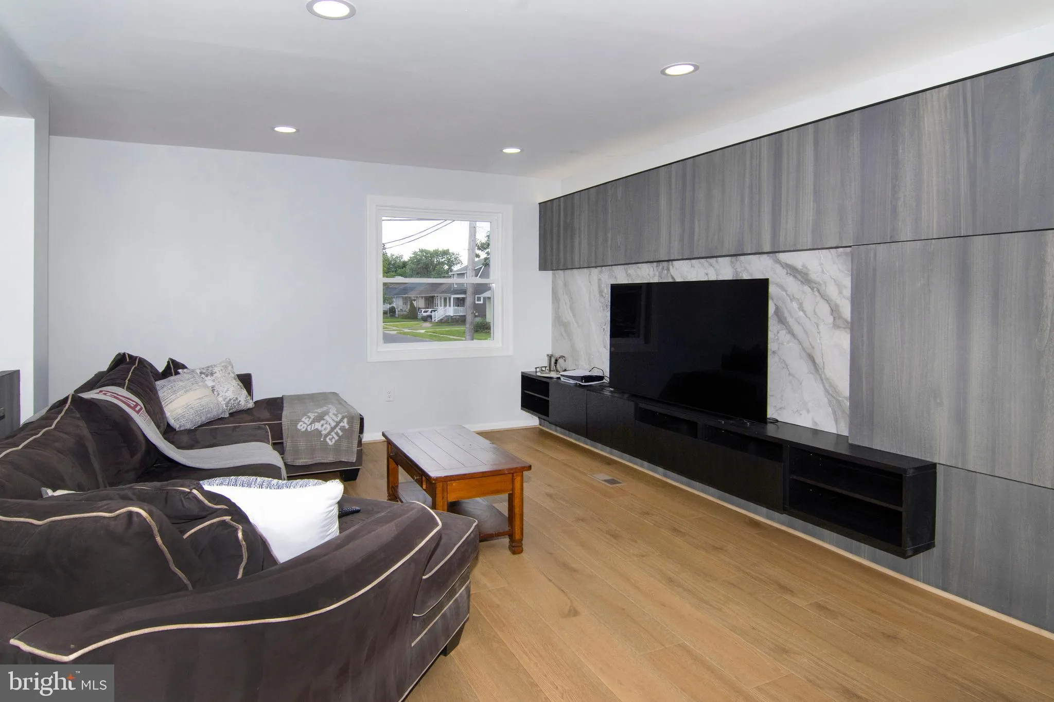 Oaklyn, New Jersey 08107, United States, 4 Bedrooms Bedrooms, ,3 BathroomsBathrooms,Residential,Coming Soon,156483