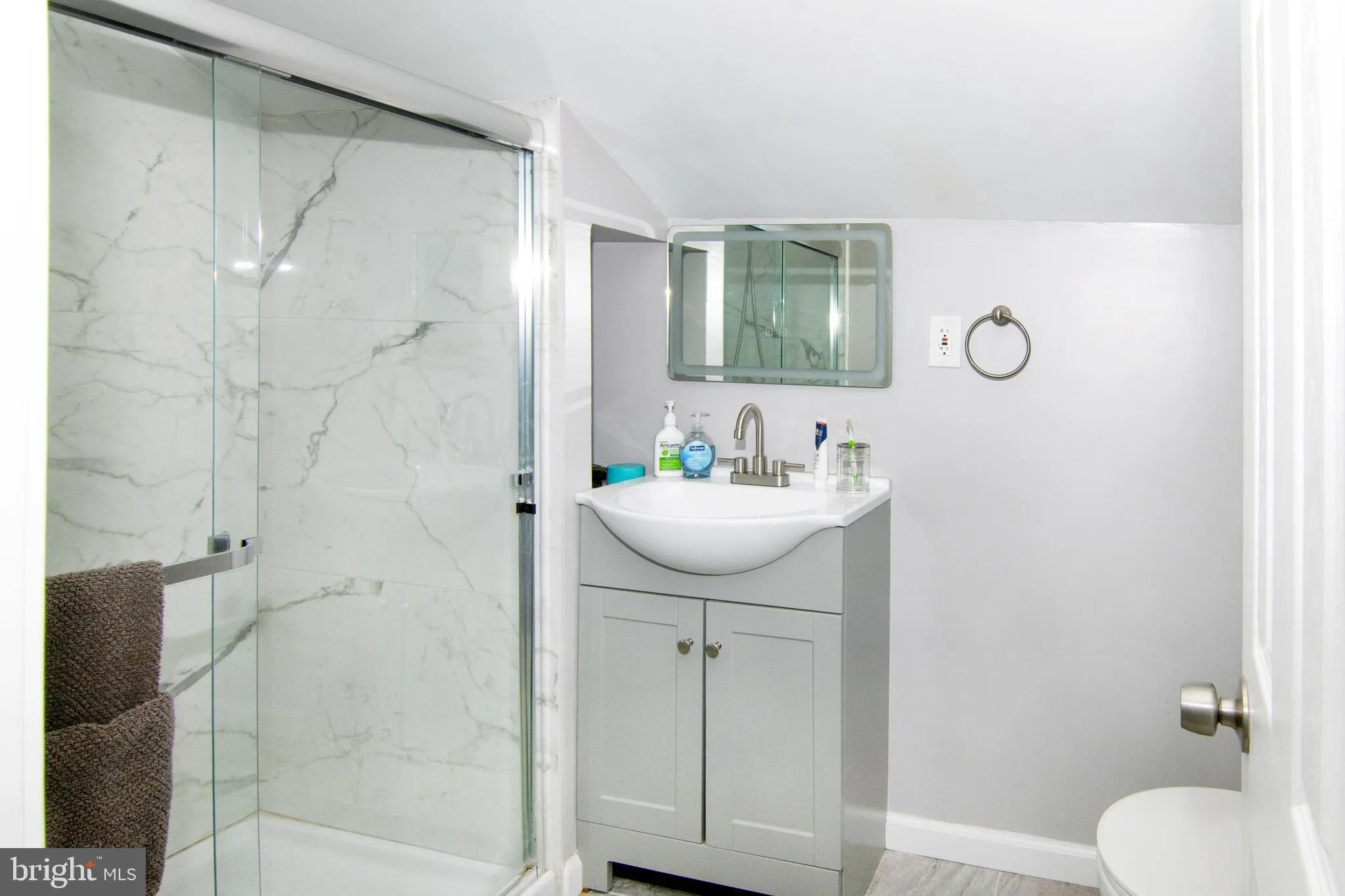 Oaklyn, New Jersey 08107, United States, 4 Bedrooms Bedrooms, ,3 BathroomsBathrooms,Residential,Coming Soon,156483