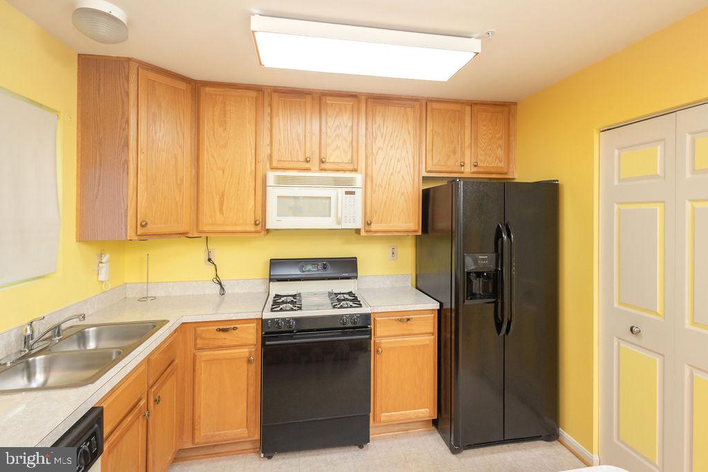 BRINKLEY PARK TOWN - Residential