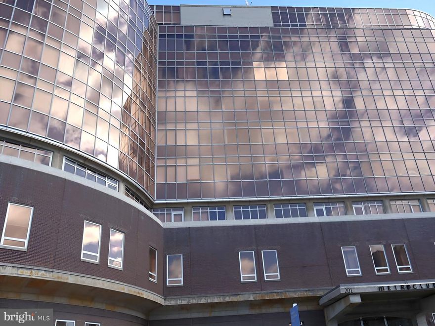 Welcome to this grand opportunity for this desirable unit located in Metro Club Condominiums. Property shows a huge balcony with fantastic views, this unit has an open floor plan living room/dining area and kitchen.1 Bedroom, 1 Bath. This Condominium is a 5 Star luxurious living offering 24-hour concierge service/security, a lobby convenience store, a fitness center, and an association pool. Conveniently located in the Olde City section of Philadelphia, minutes from Center City, Chinatown, and I-95 and other major roadways.