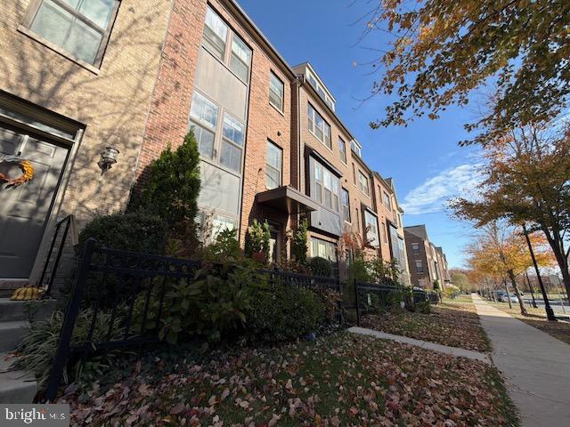 RIVERDALE PARK STATION - Residential Lease