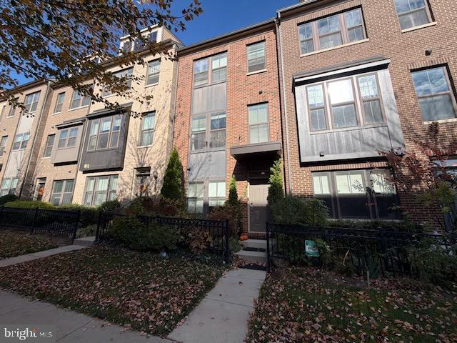 RIVERDALE PARK STATION - Residential Lease