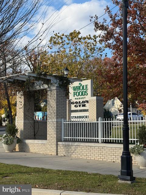 RIVERDALE PARK STATION - Residential Lease