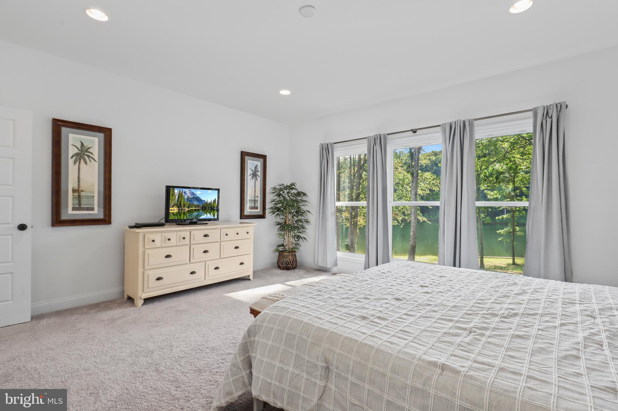 NOAH'S LANDING - Residential