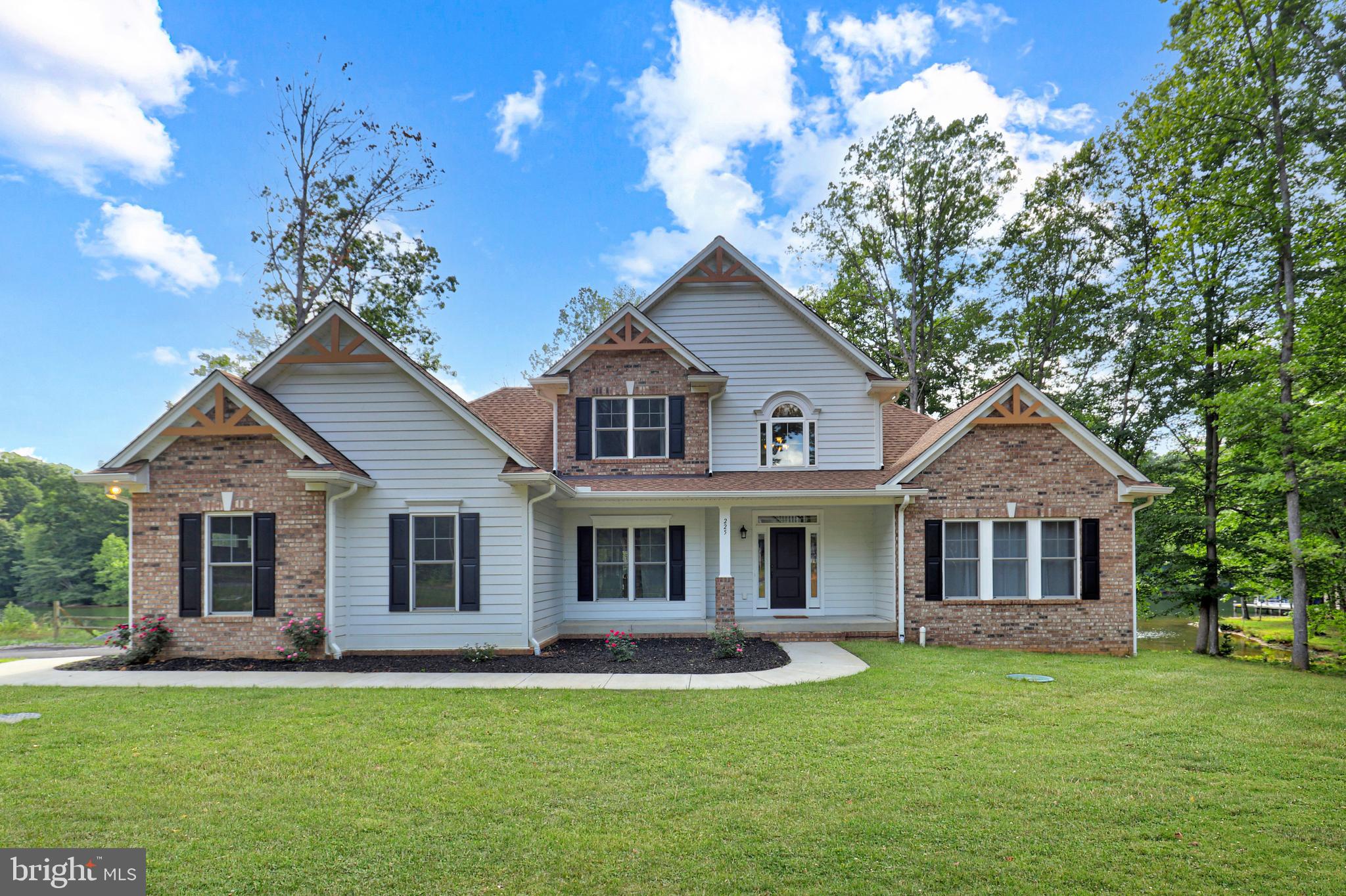 NOAH'S LANDING - Residential