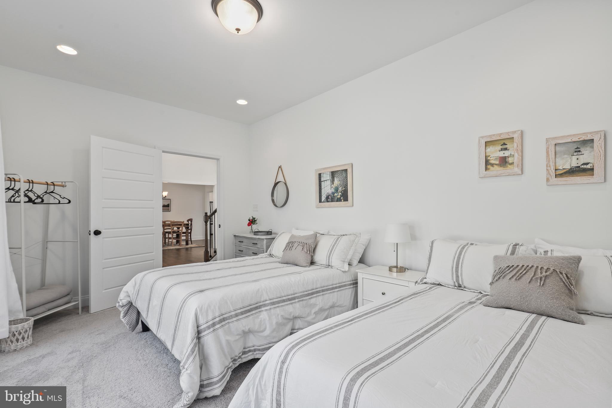 NOAH'S LANDING - Residential