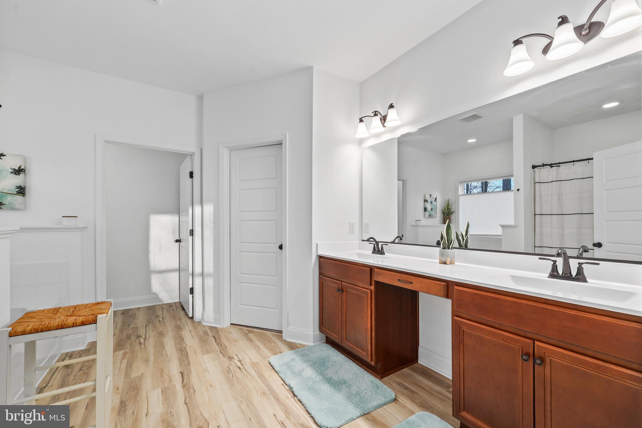 NOAH'S LANDING - Residential