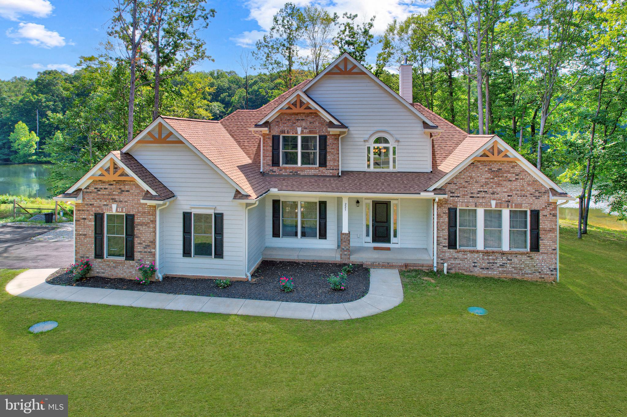 NOAH'S LANDING - Residential