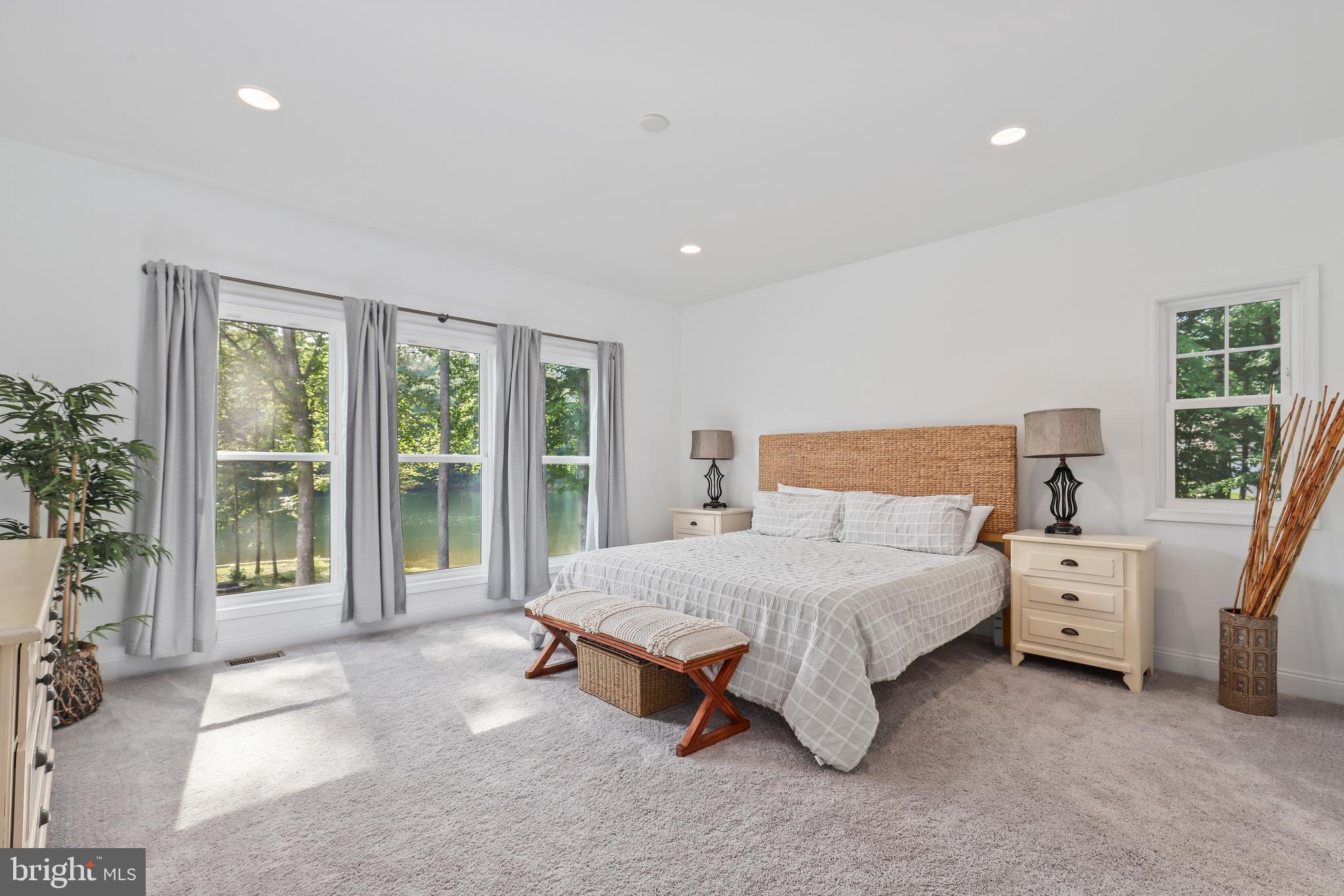 NOAH'S LANDING - Residential