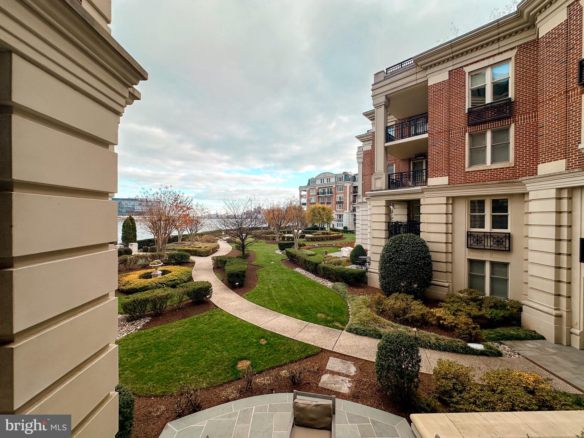 INNER HARBOR - Residential Lease