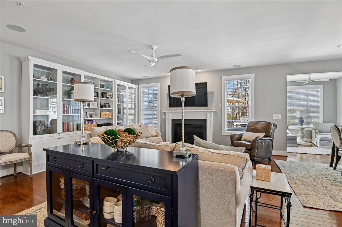 PONDVIEW - Residential