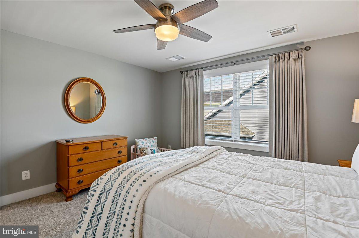 PONDVIEW - Residential