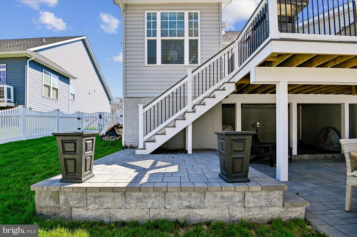 PONDVIEW - Residential