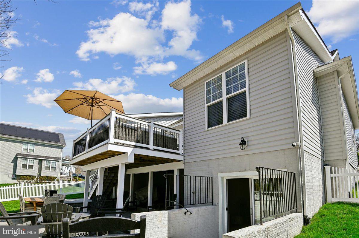 PONDVIEW - Residential