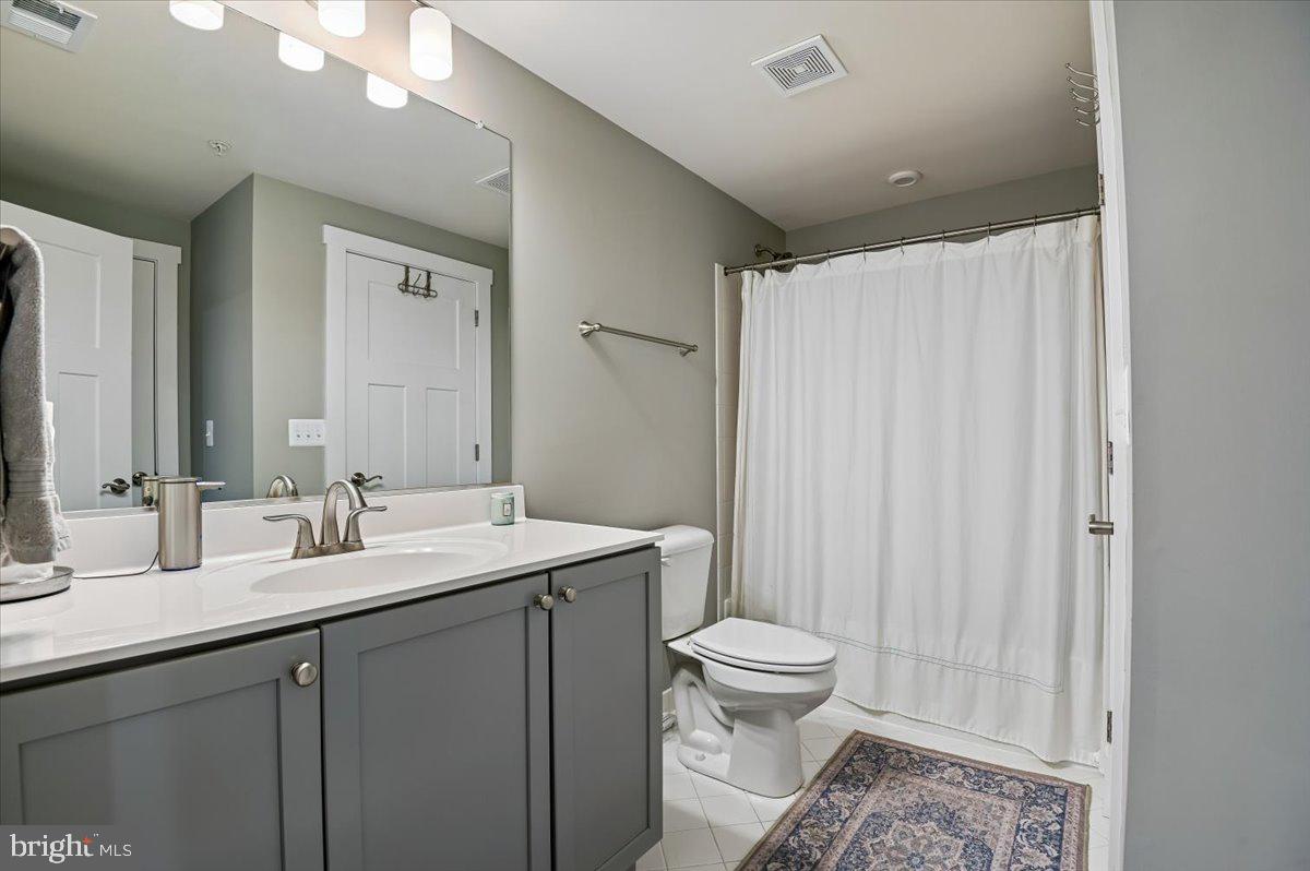 PONDVIEW - Residential