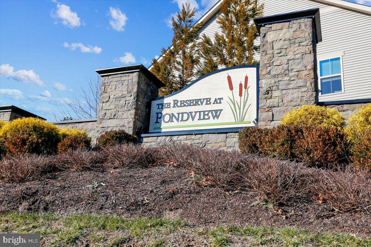 PONDVIEW - Residential