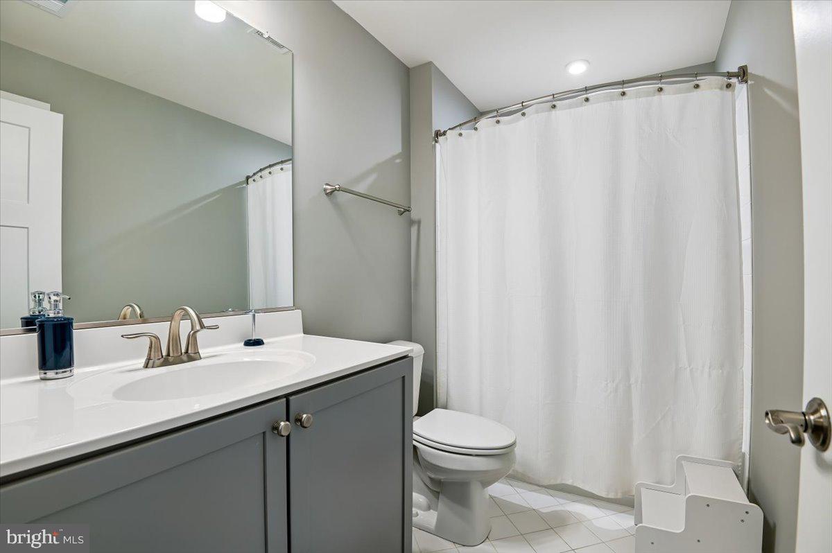 PONDVIEW - Residential