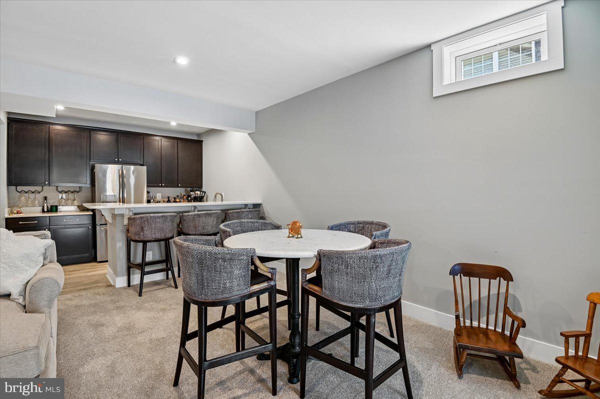 PONDVIEW - Residential