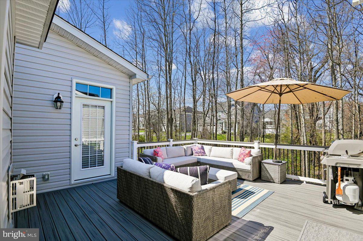 PONDVIEW - Residential