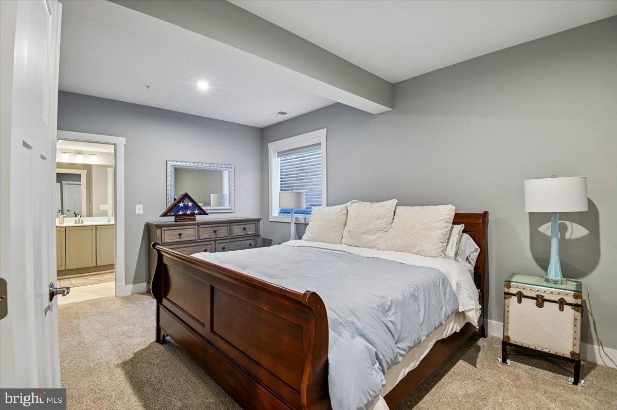 PONDVIEW - Residential