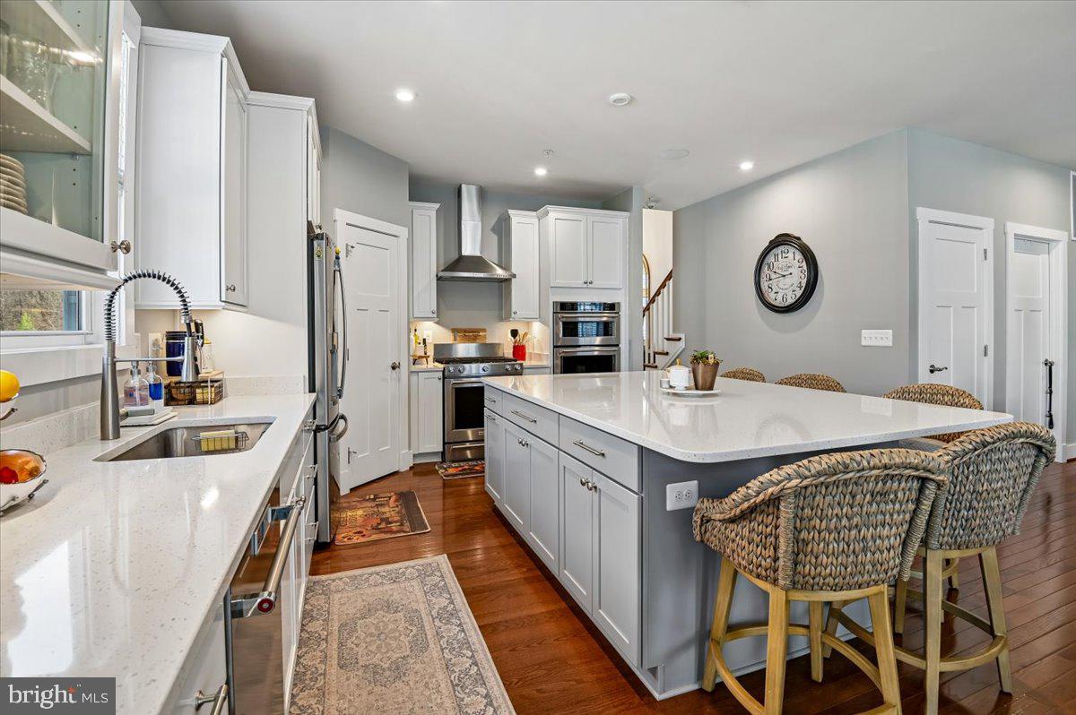 PONDVIEW - Residential