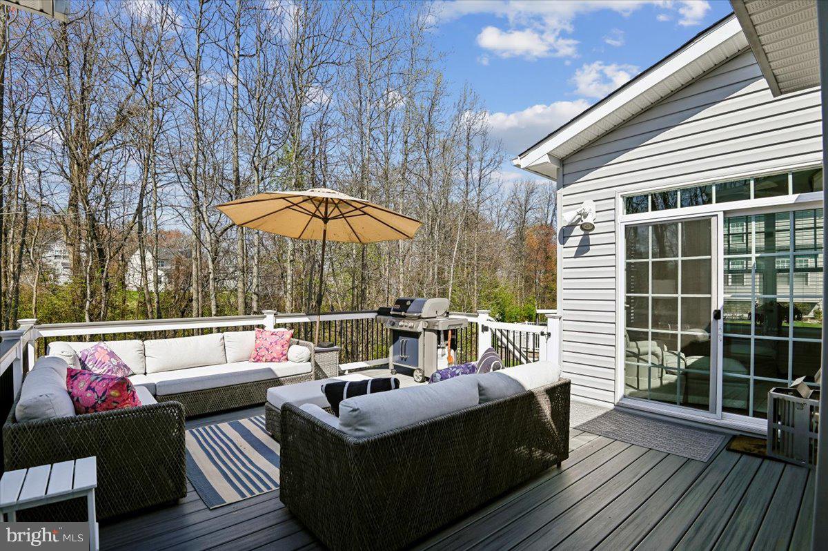 PONDVIEW - Residential