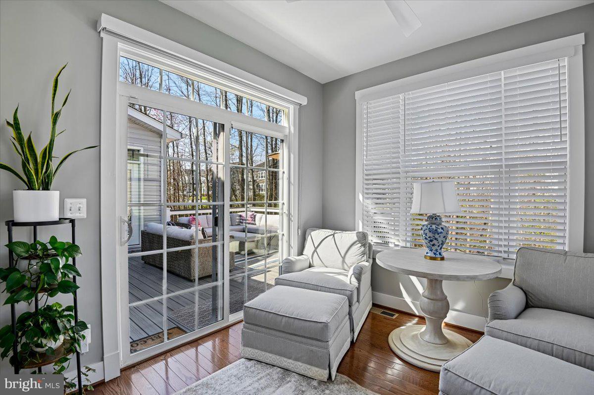 PONDVIEW - Residential