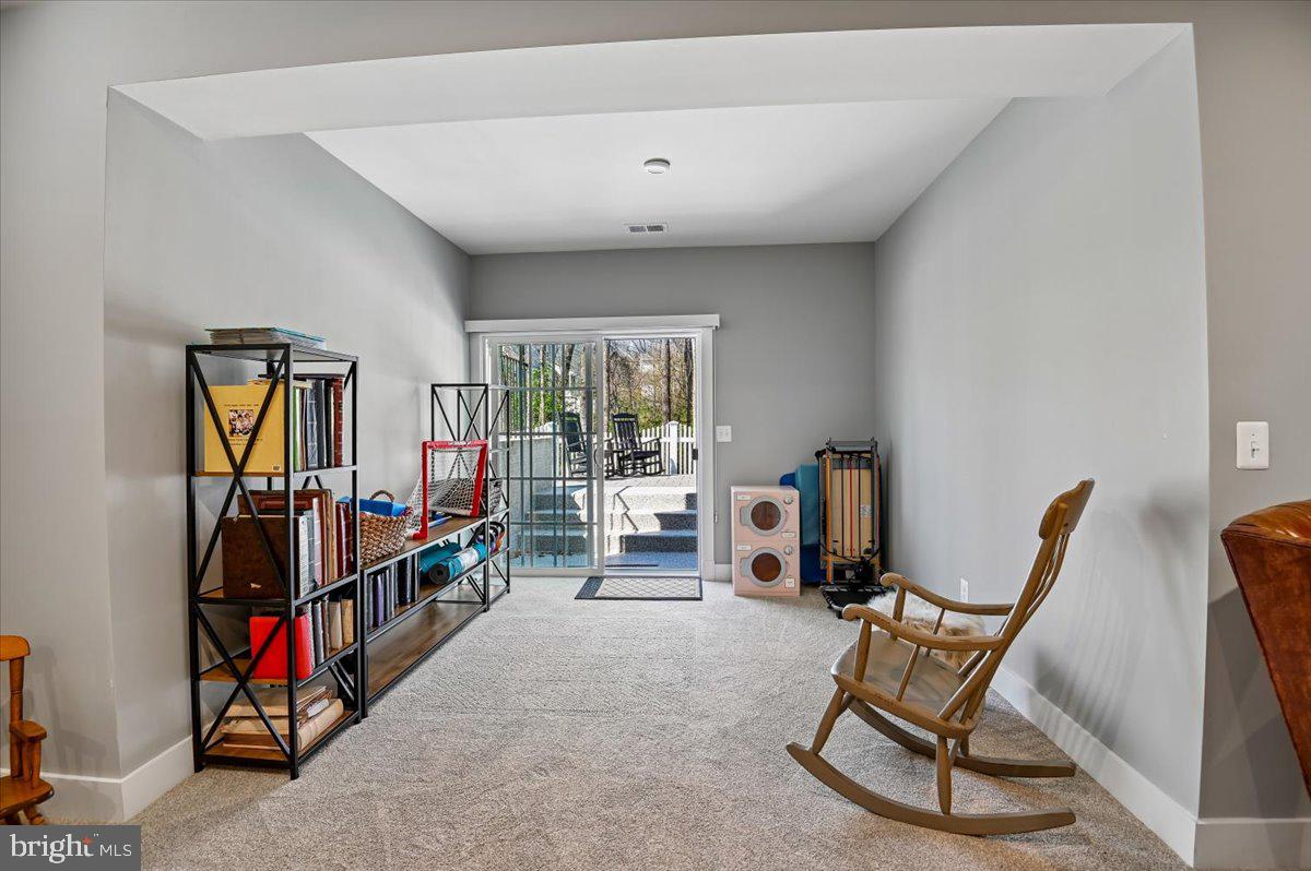 PONDVIEW - Residential