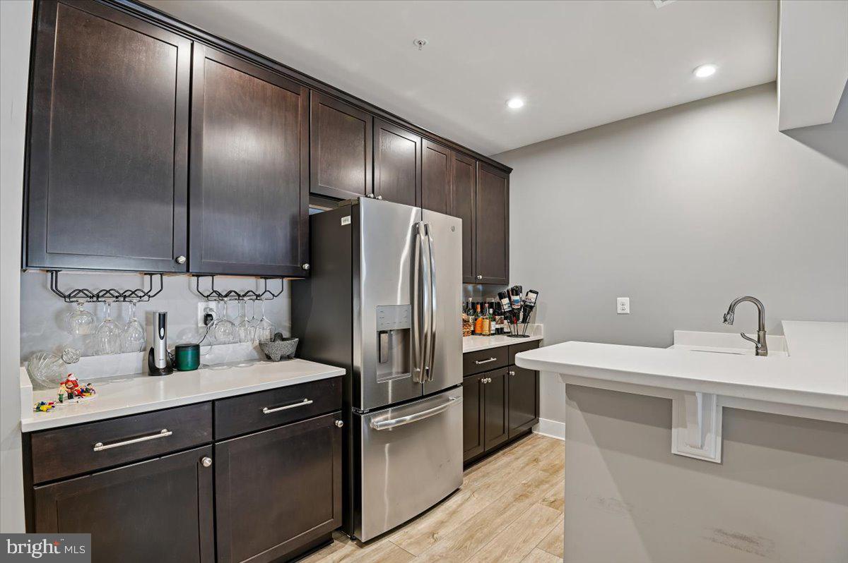 PONDVIEW - Residential