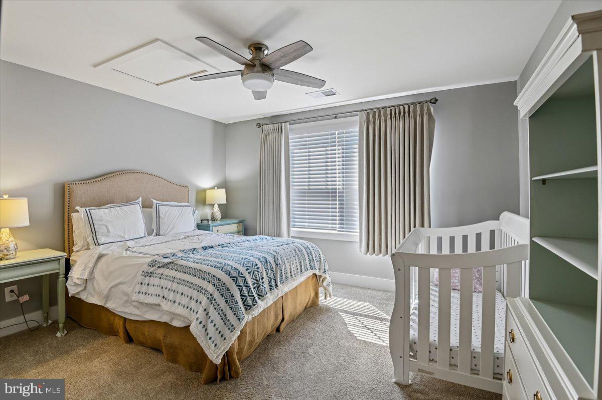 PONDVIEW - Residential