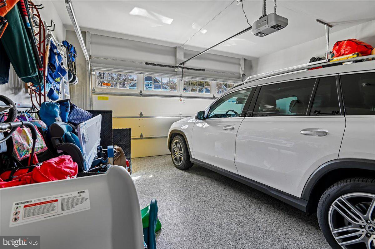 PONDVIEW - Residential