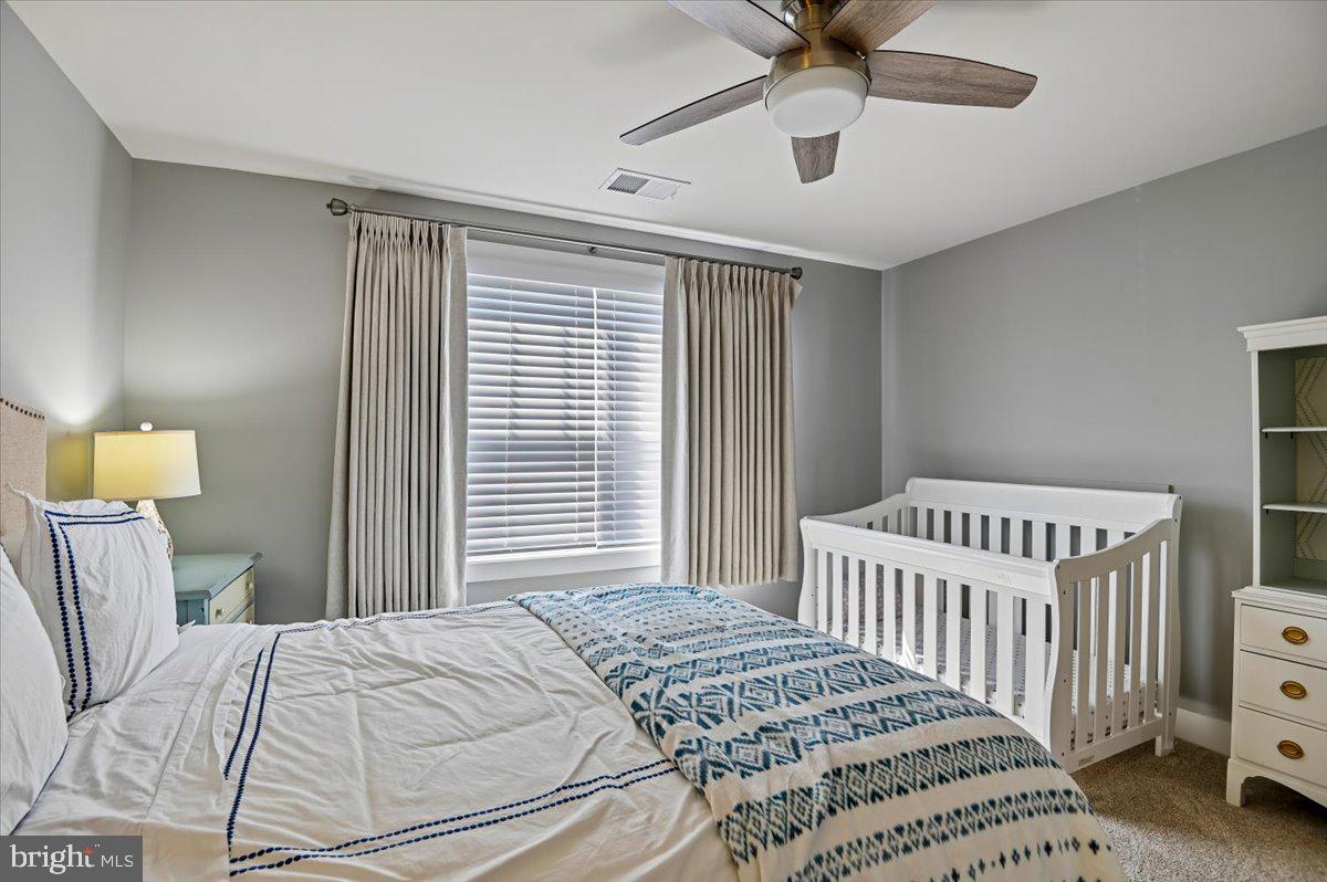 PONDVIEW - Residential