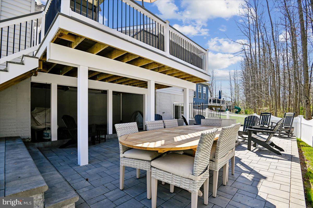 PONDVIEW - Residential