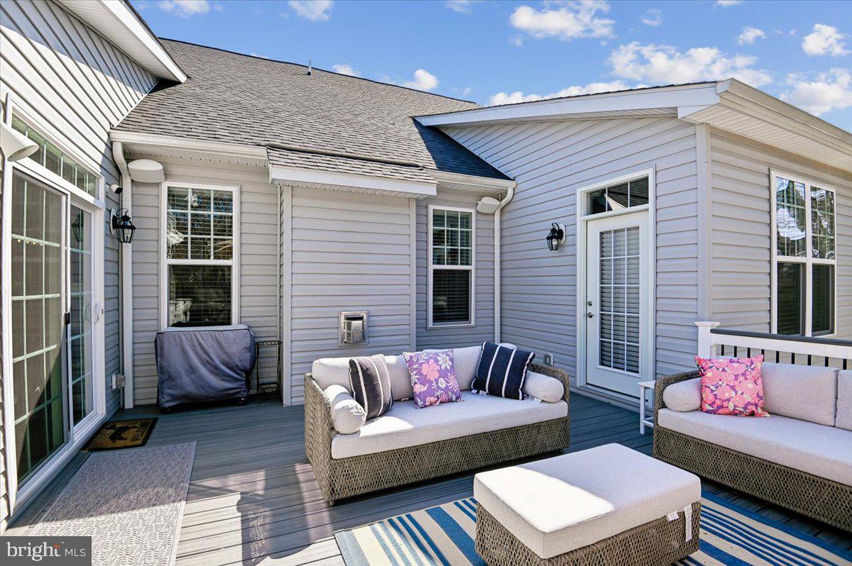 PONDVIEW - Residential