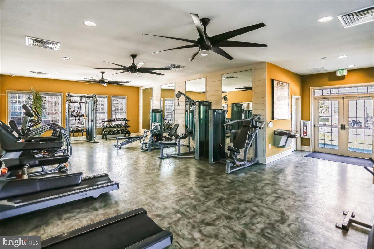 PONDVIEW - Residential