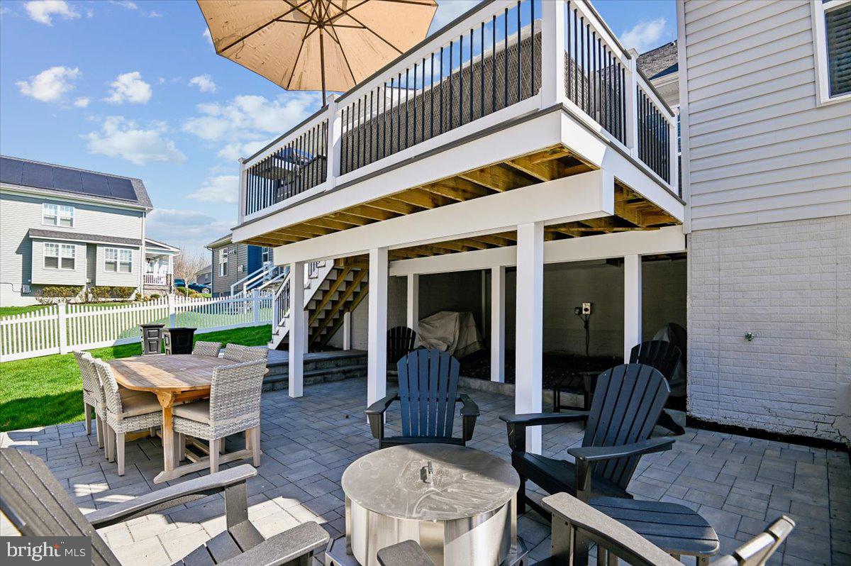 PONDVIEW - Residential