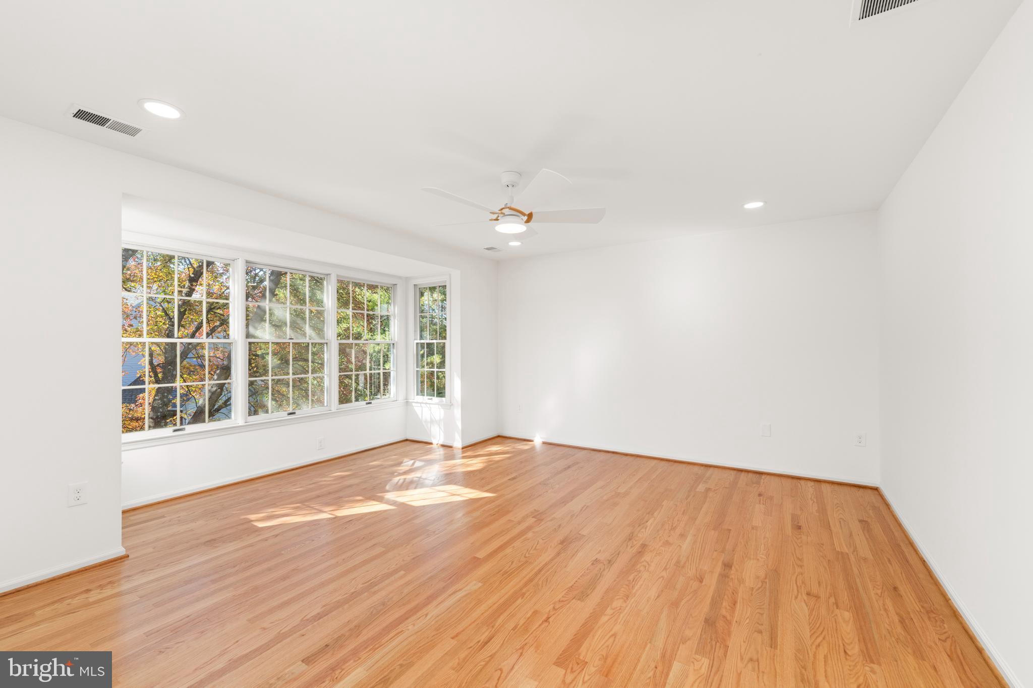 THE WILLOWS OF RUXTON - Residential